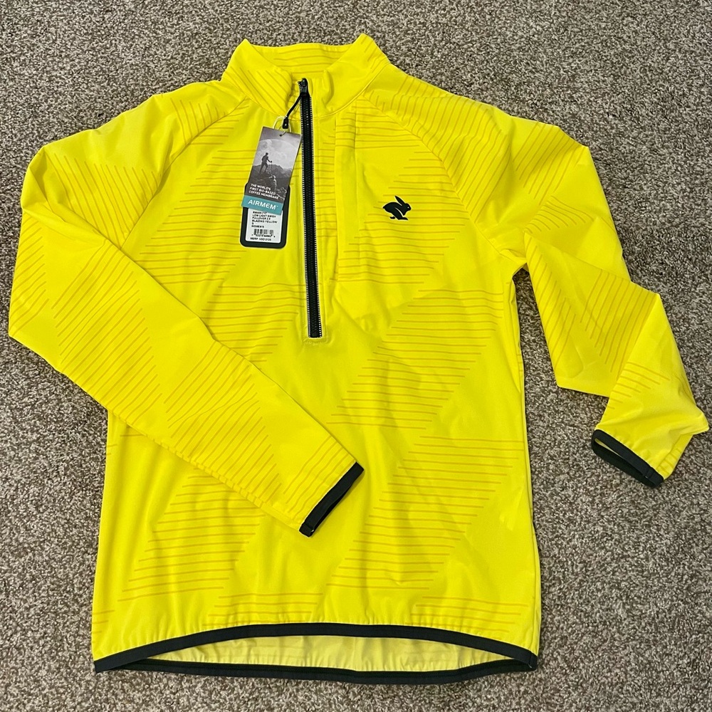 Rabbit low light swish pullover jacket size small